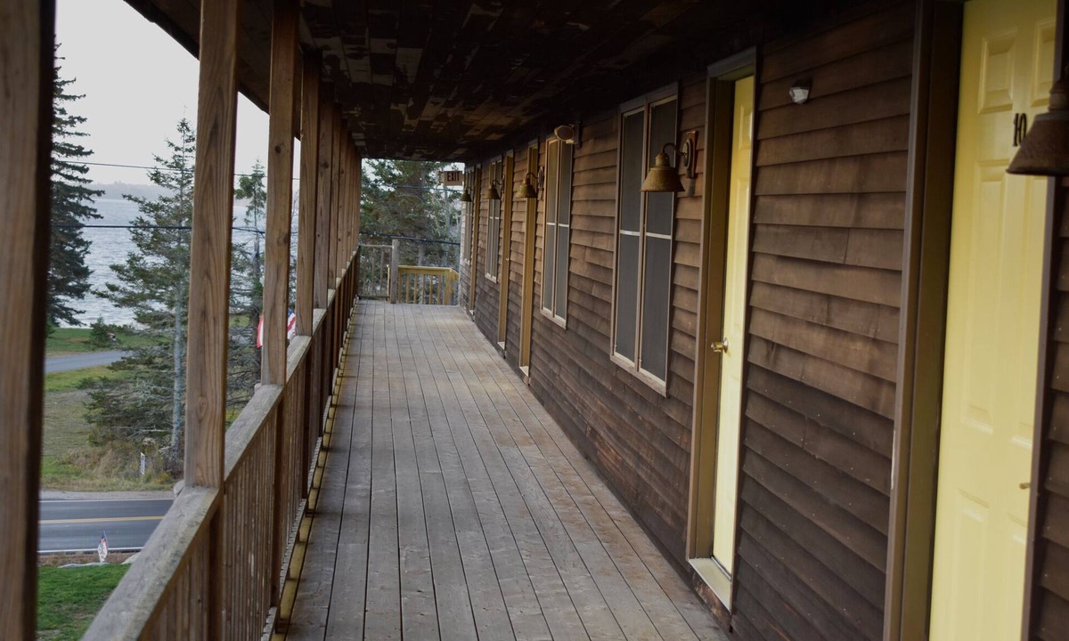 Brooklin Hotel | 1 bedroom private vacation home in brooklin