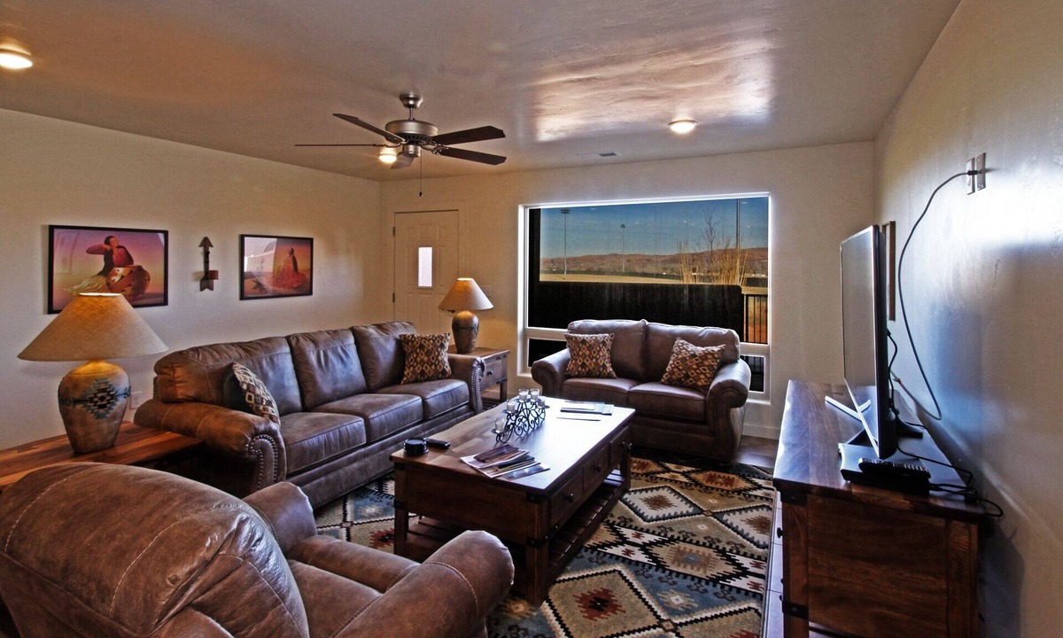 Moab South Valley House | 11A8 Condo in Moab, Views, Shared Pool & Hot Tub!