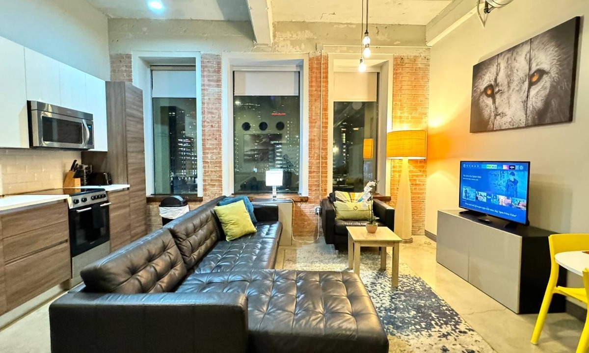 Downtown Dallas Apartment | 2 BR | 2 Bath | Downtown | Free Valet Parking | 5