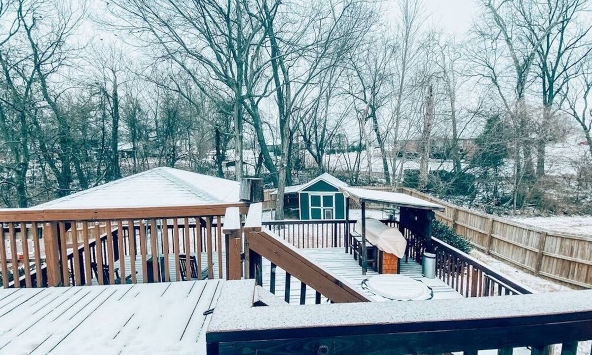 Springdale House | 3 Bedroom Home in the Heart of NWA w' a HUGE 1,100 sq ft. Outdoor Deck