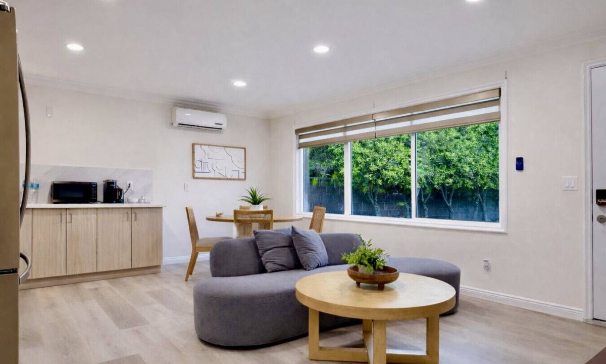 El Monte House | 3B2B Modern House w/Backyard