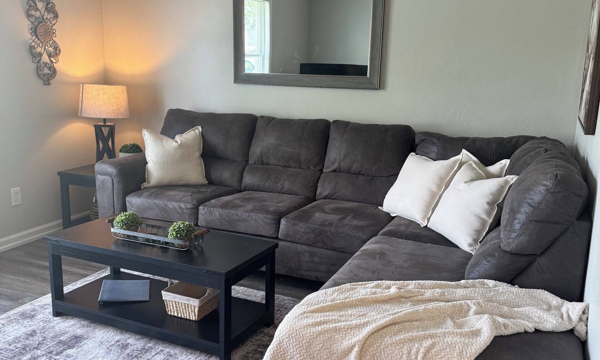 Versailles House | 3BR Near Versailles, Friendship, and Madison
