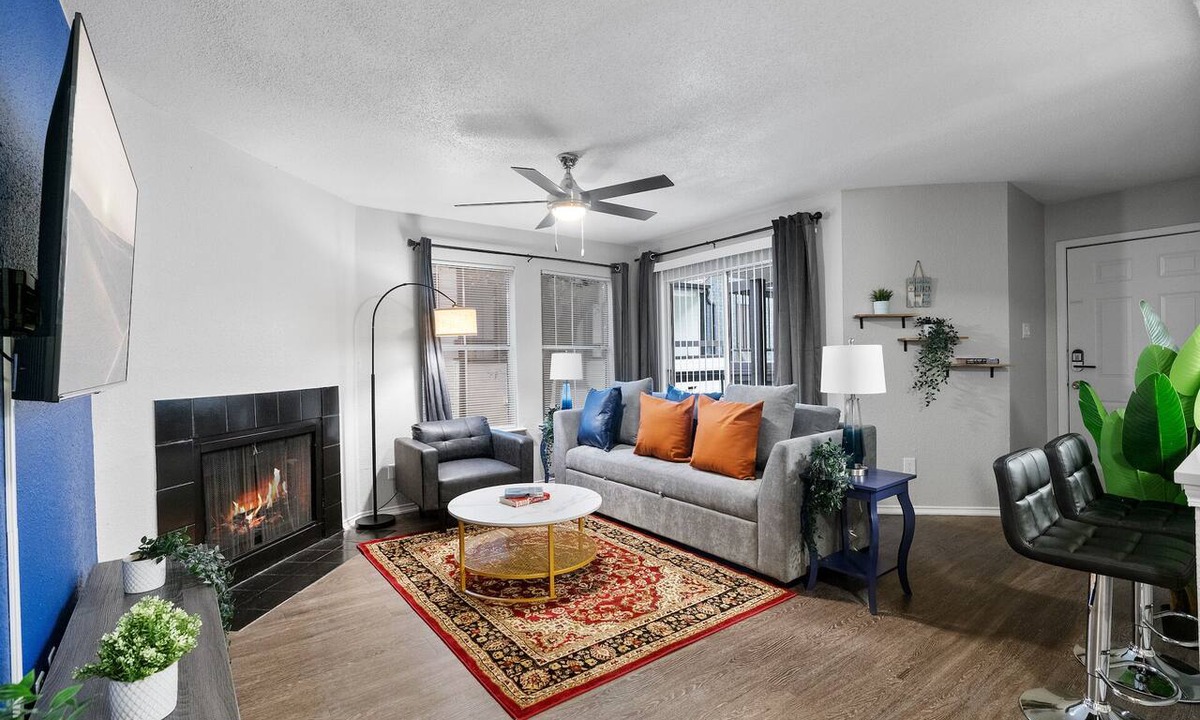 University Hills and Windsor Park Apartment | Beautiful 2BD/2BA in University Hills 57y6