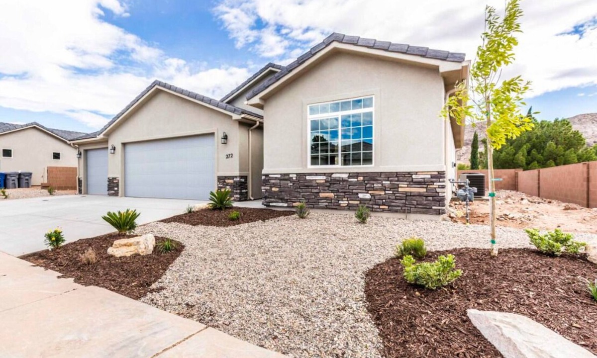 La Verkin House | Beautiful Peaceful Three Bedroom Home with Views