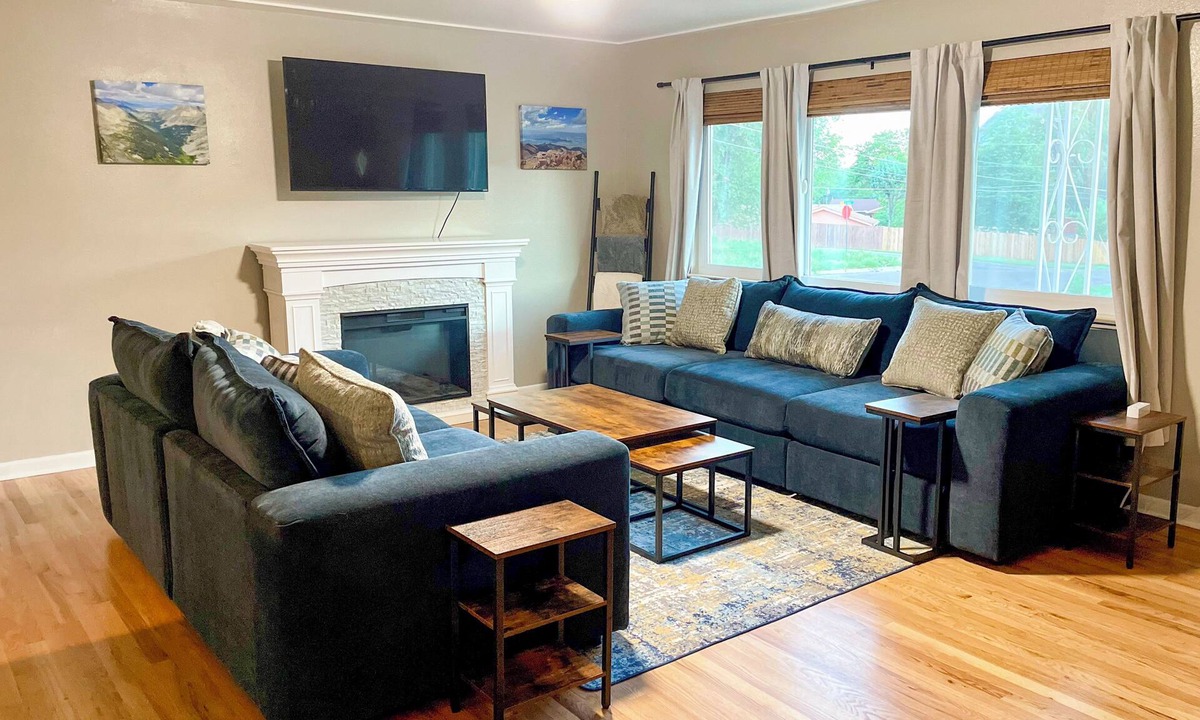 Colorado Springs Apartment | Charming 2BR Upstairs Duplex - Mountain Views - Pet-Friendly