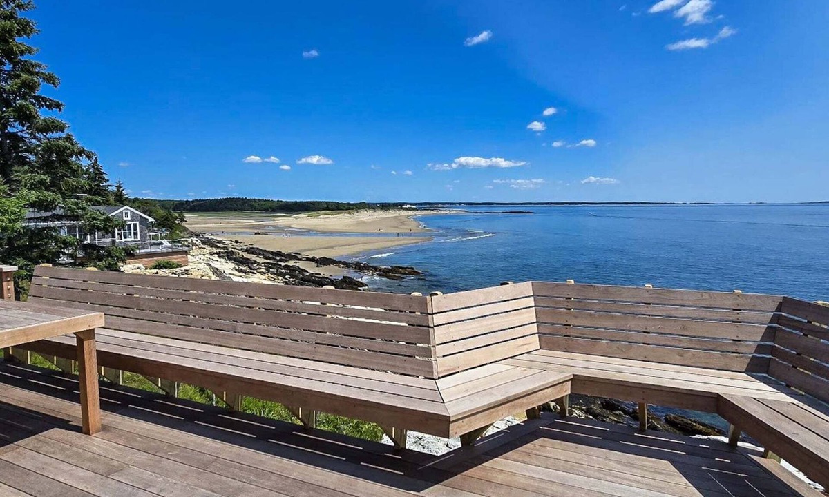 Georgetown House | Cozy 2-Bedroom Montgomery Studio in Georgetown with waterfront views.