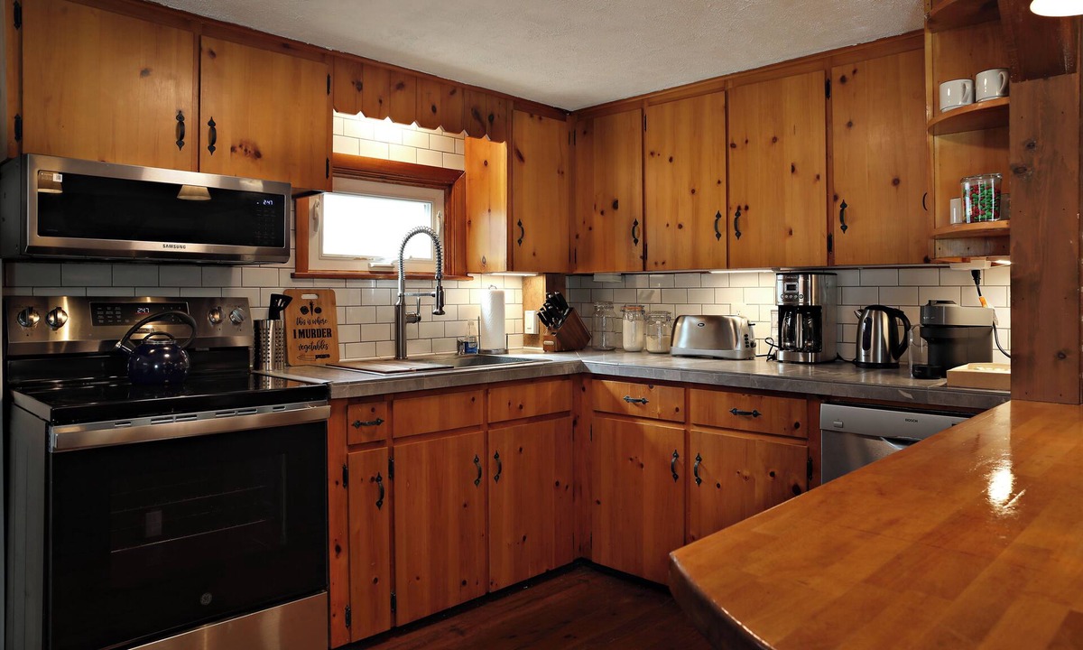 Amherst Cabin | Cozy 3-BR Baboosic Lake in Amherst