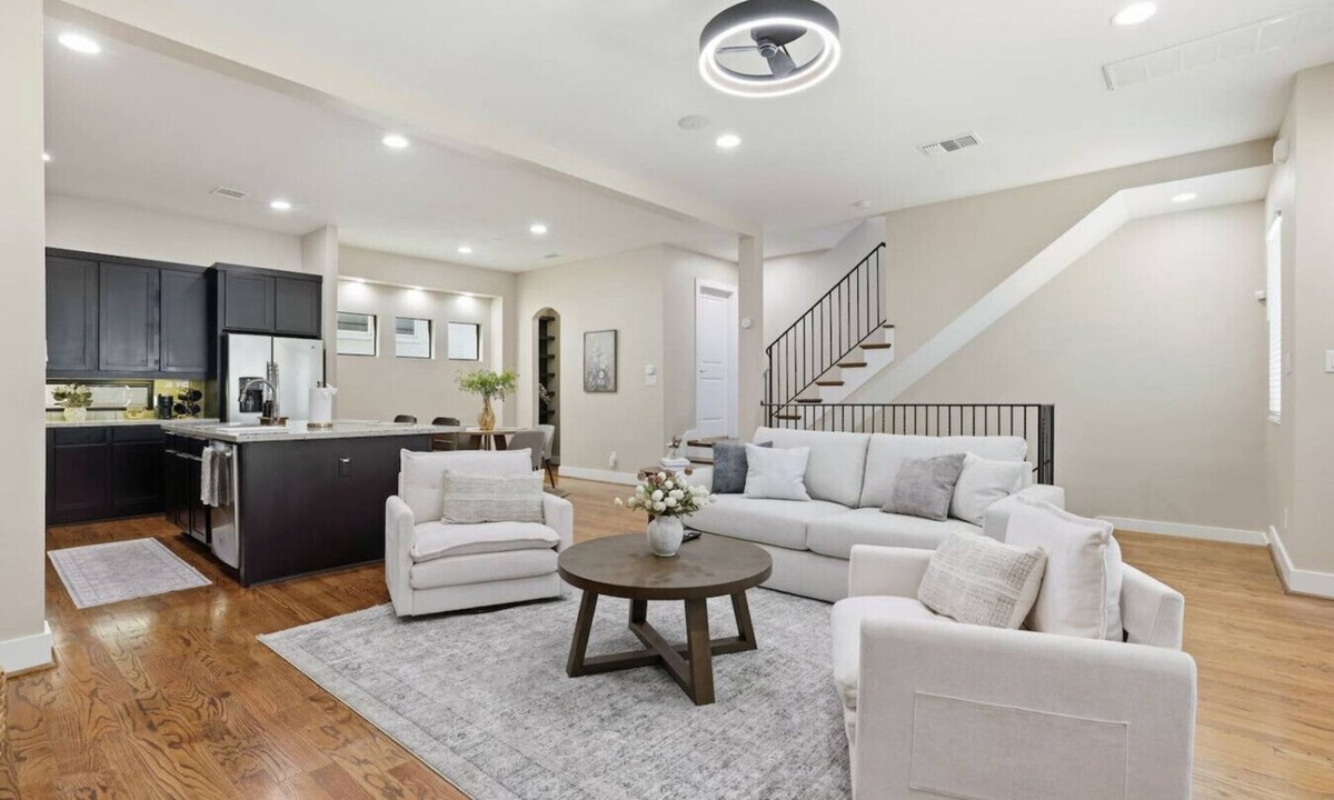 East Downtown Houston House | Downtown Getaway Minutes to Daikin Park!