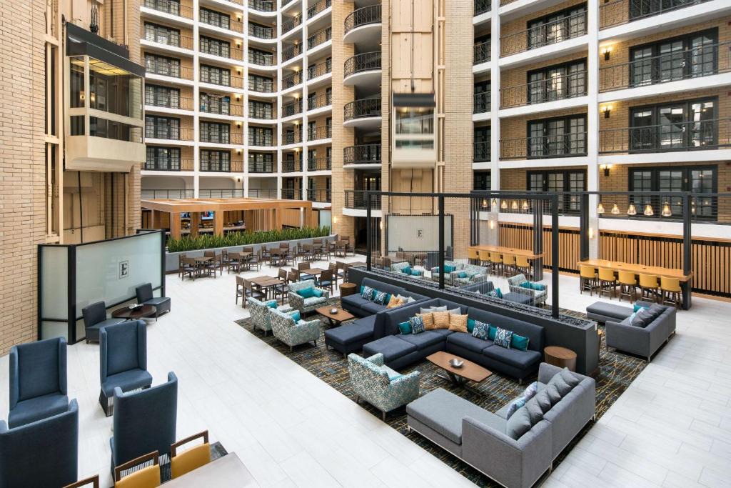 Windsor Park Hotel | Embassy Suites by Hilton Austin Central