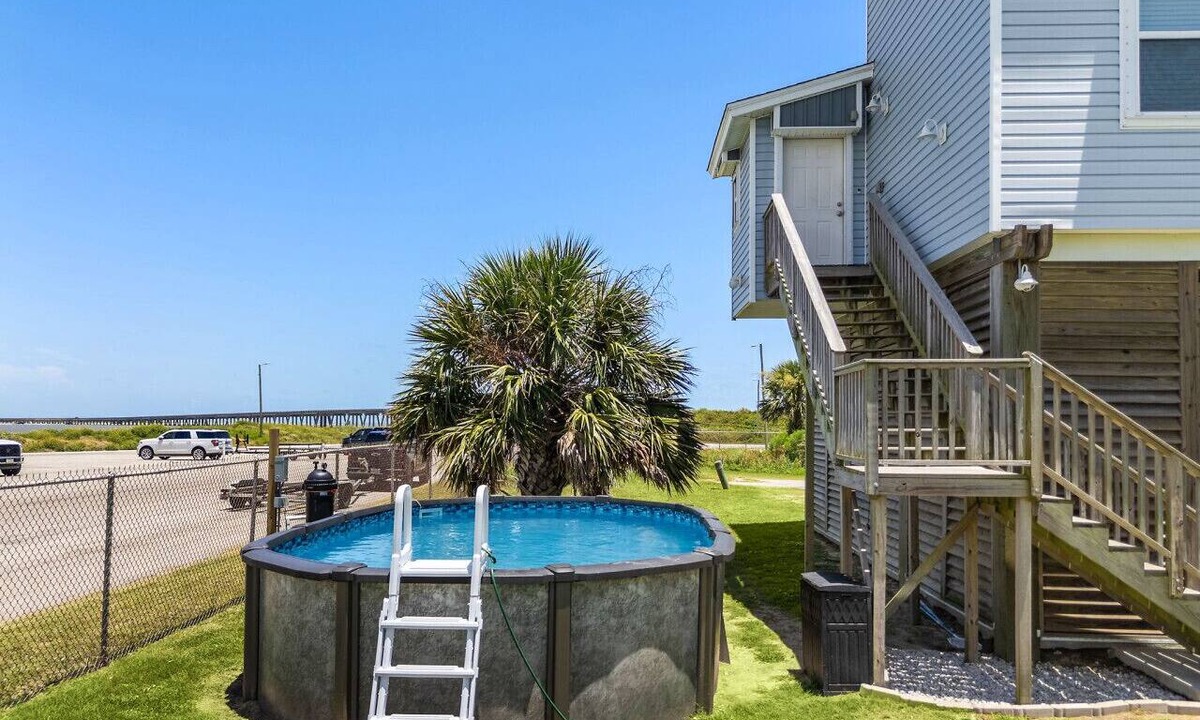 San Luis House | Fisherman`s Dream: Game Room & Walk to Beach