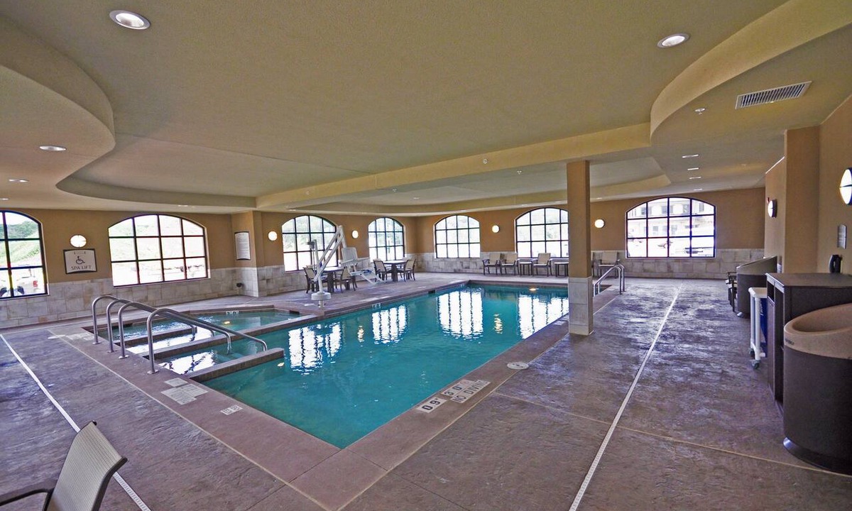 Altoona Apartment | Great Studio | Free Breakfast, Indoor Pool