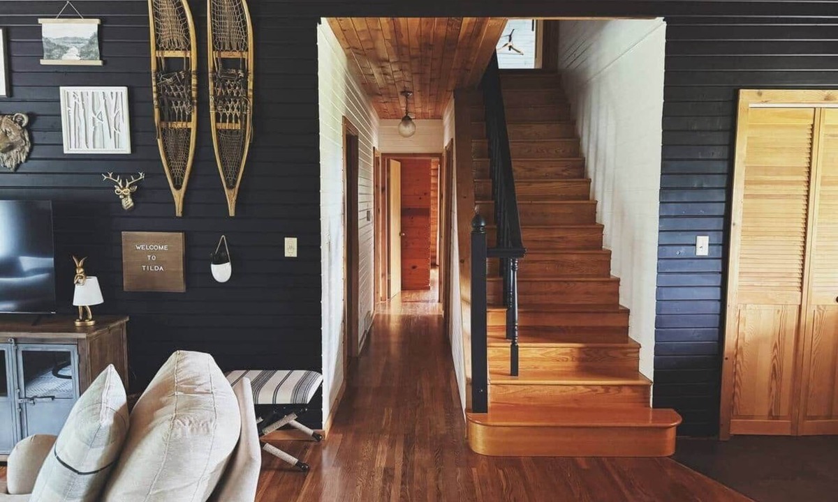 Portage House | Luxury Cabin near Devil's Lake & Dells