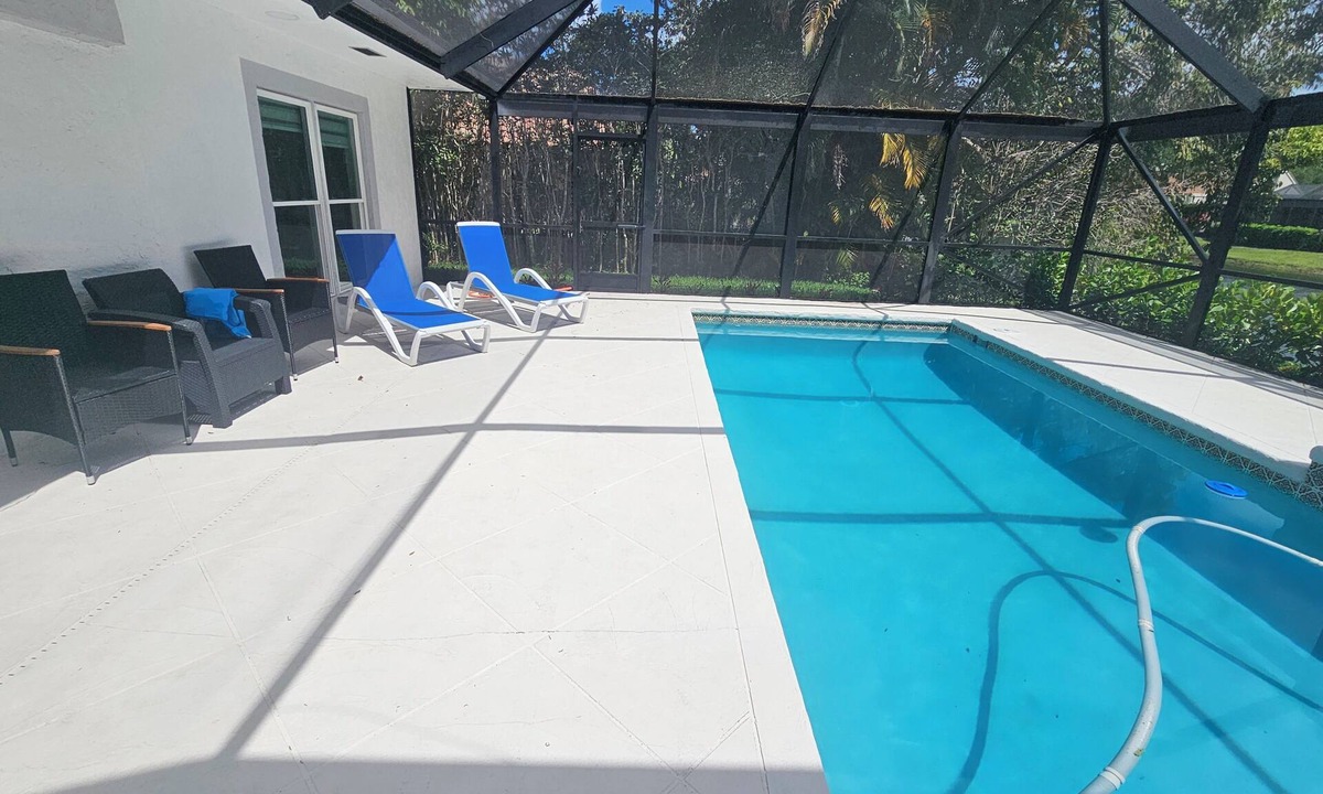 Palm Beach Gardens House | Luxury entire 4-bedroom house with Pool & Spa,Palm Beach Gardens.close to ocean,