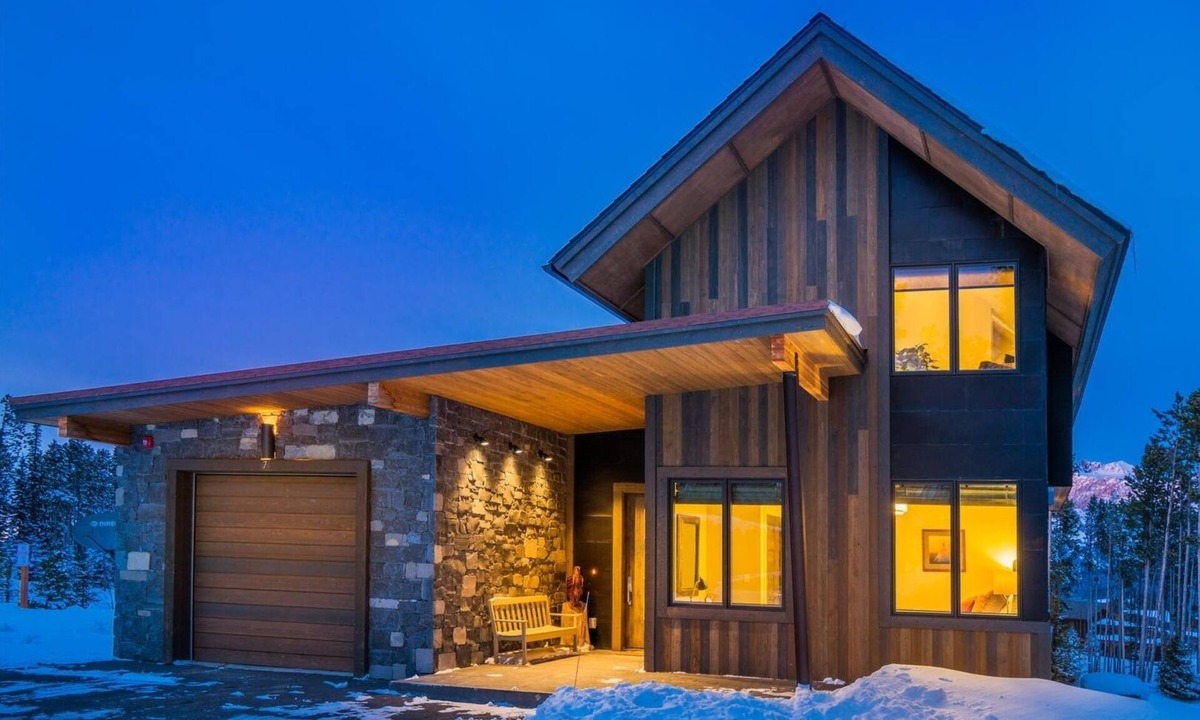 Big Sky House | NEW! 7 Rolling Ridge 6-Bedroom Home with Mountain view