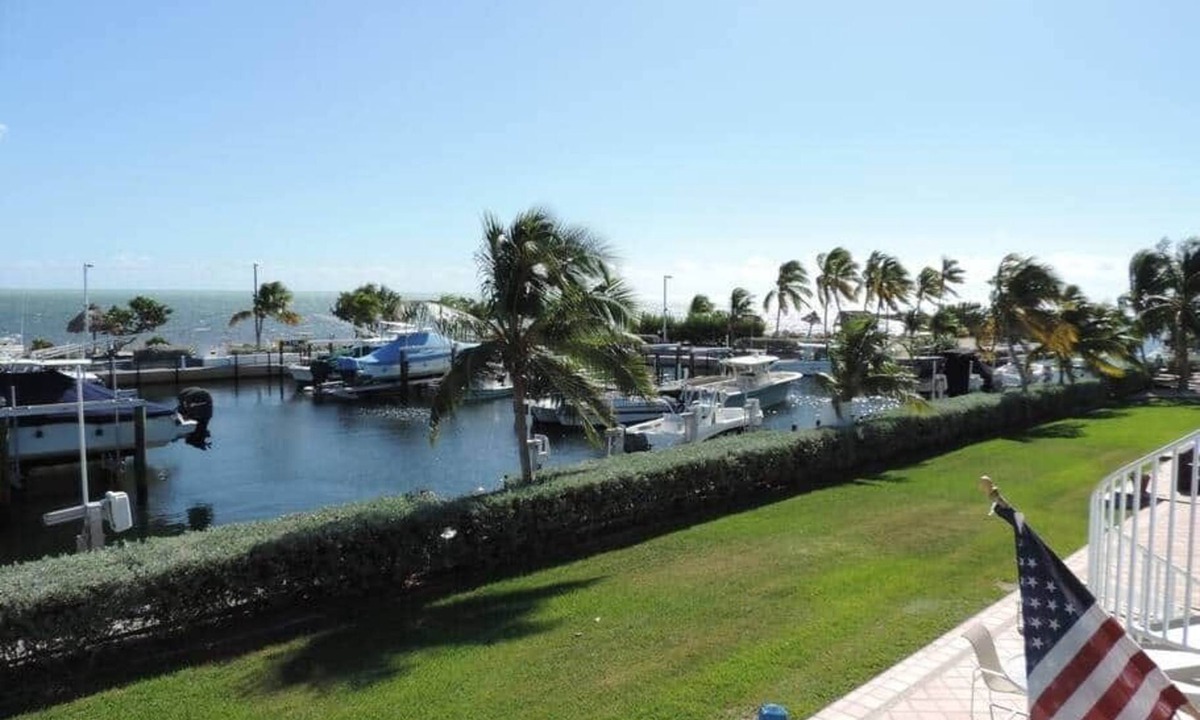 Key Largo Villa | Oceanview Marinaview Free Golf Cart Pool Pickleball
