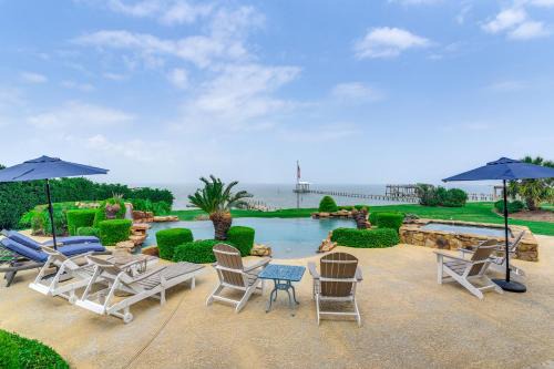Dickinson Villa | Private Dock + Pier: Luxe Villa on Galveston Bay!
