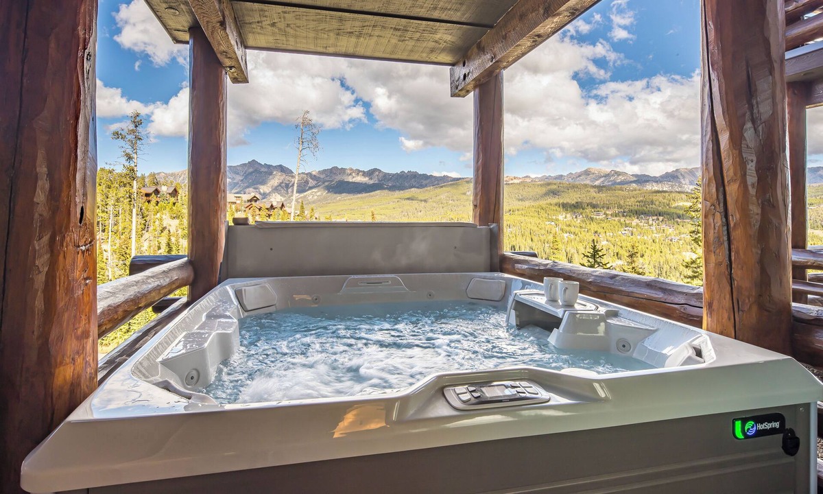 Saddle Ridge House | Saddle Ridge Ski in/Ski out condo, private hot tub