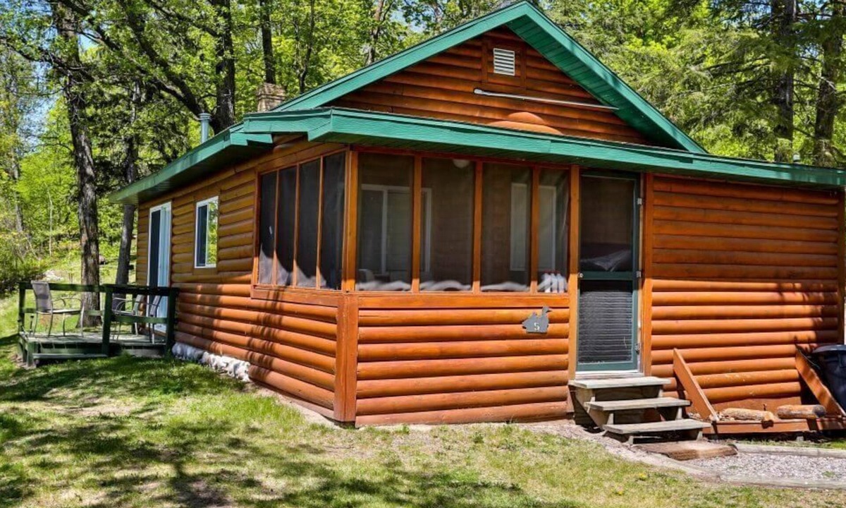 Puposky Cabin | Serene Lakefront Cabin - Steps from Big Turtle Lake