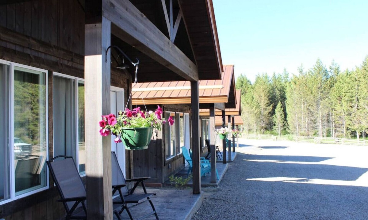 Island Park Ski Chalet | Shared Hot Tub, 2 Queen Beds, WIFI, full bathroom