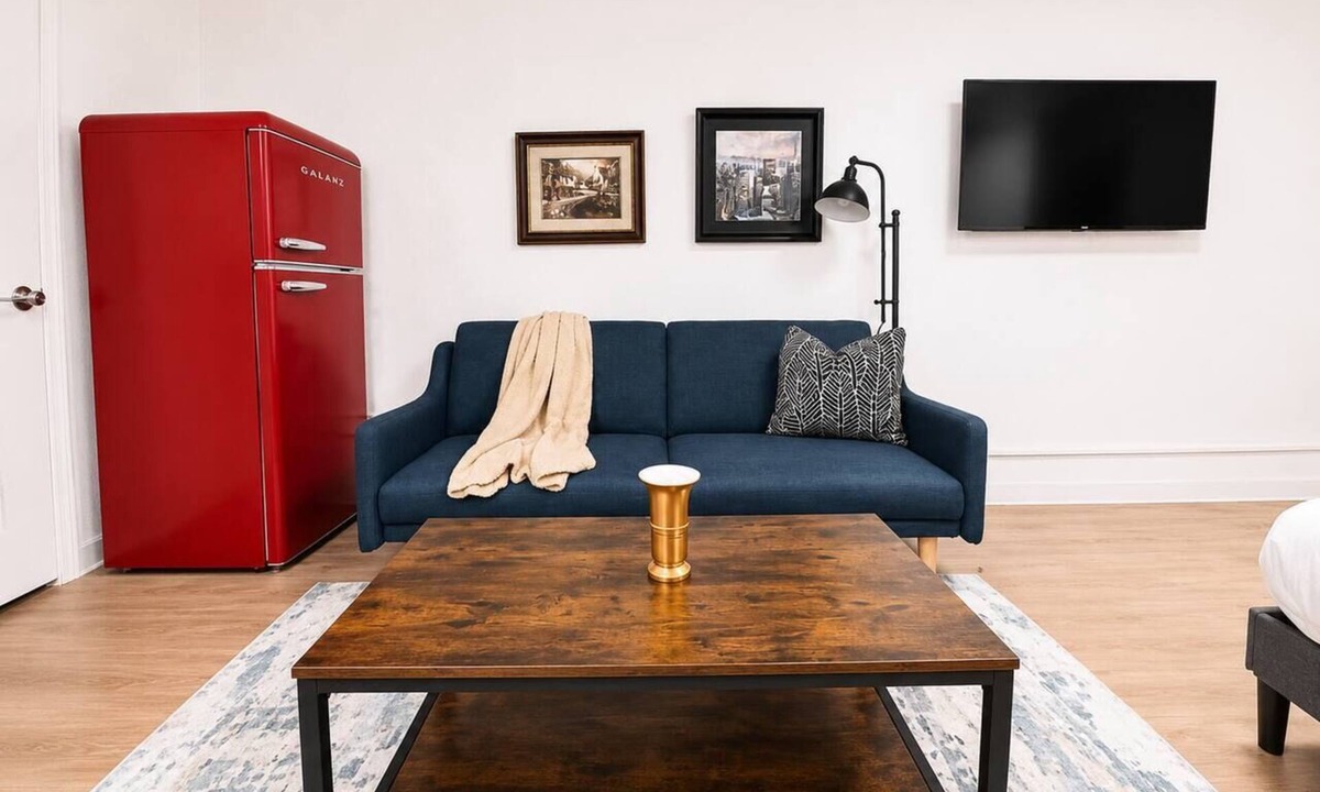 St. Johns Apartment | Sleepover | Cozy Studio + Gym - Austin TX