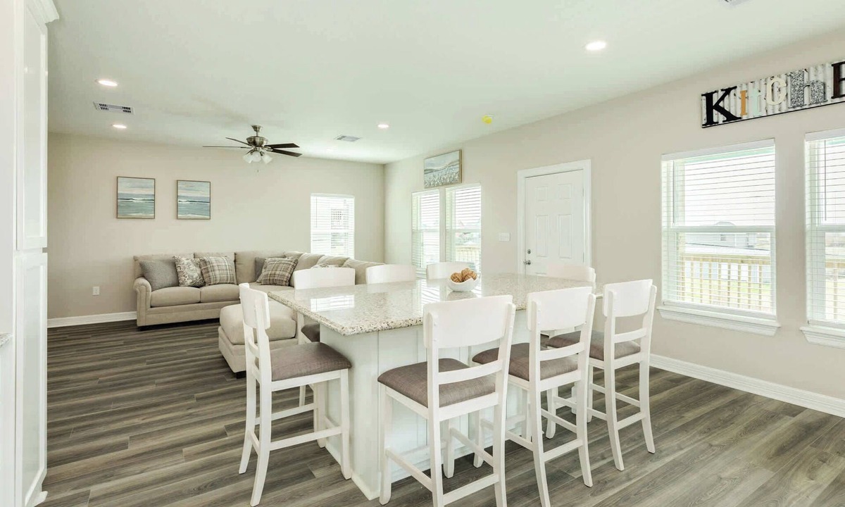 Surfside Beach House | Surfside Beach Getaway: Family-Friendly Home