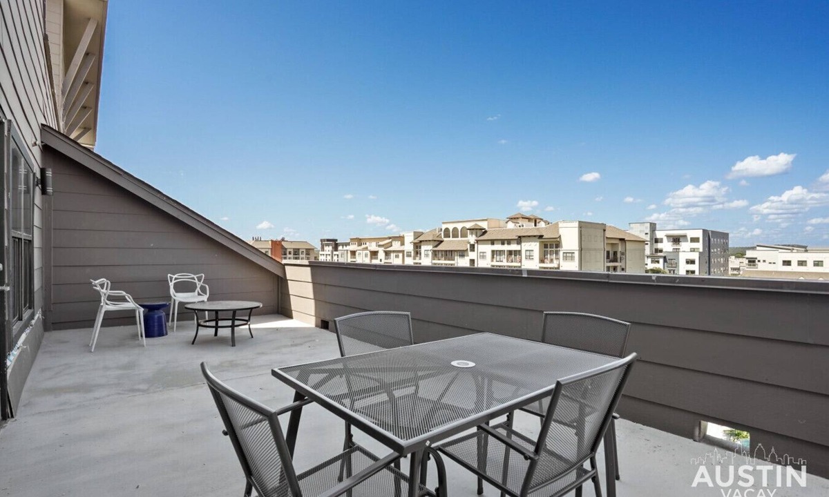 West Campus Apartment | West Campus Triple Homes | Walk to UT Austin, SXSW Venue, Zilker Park & Downtown