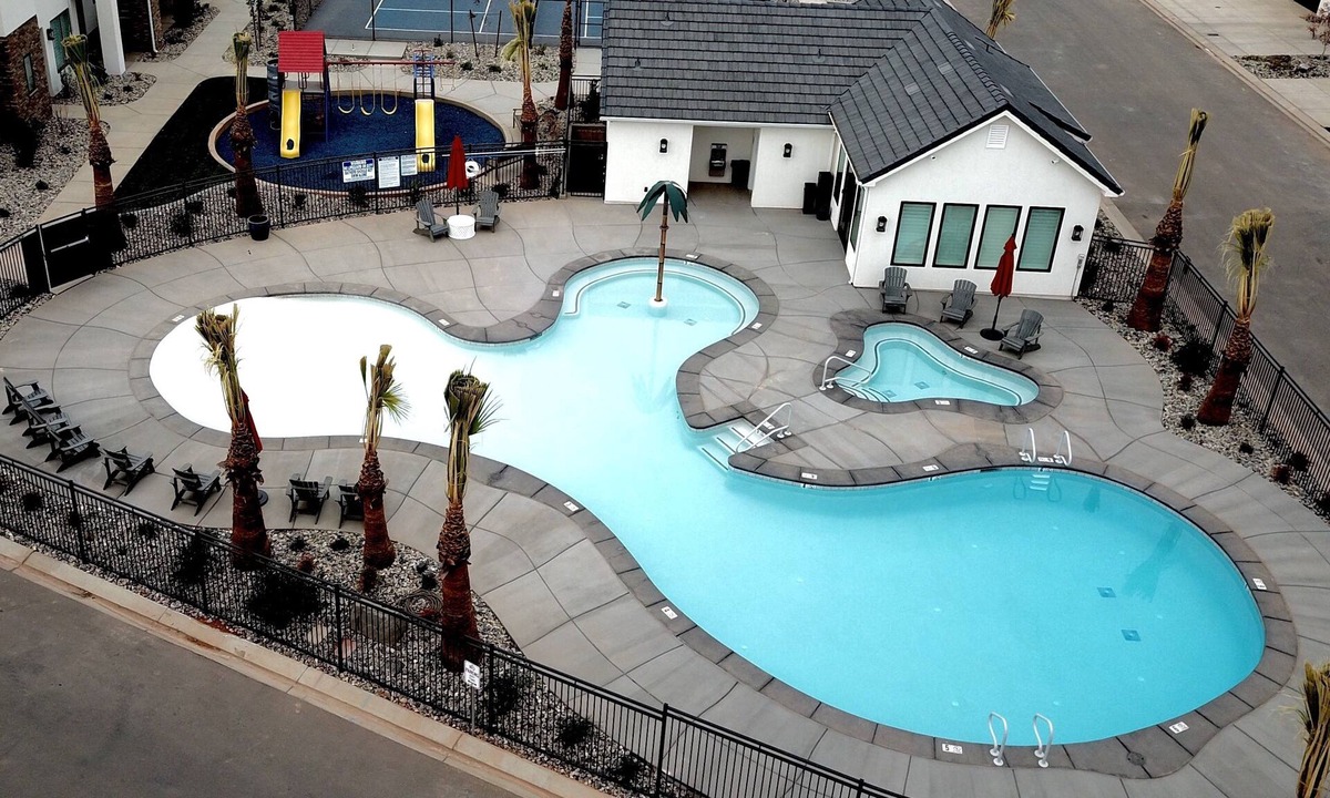 Washington Fields Condo | ✌️ Zen Palace ✌️Tranquil Zen Retreat | POOL IS OPEN!