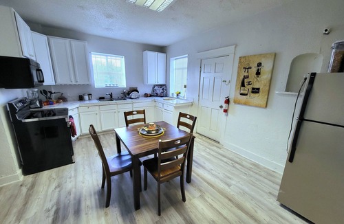 West Colfax House | 1 private bedroom+ bath super fast internet, txt2
