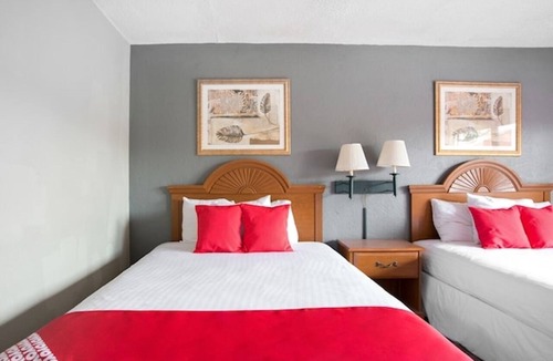 Silver Springs Hotel | 3 Clean & Pet-Friendly Rooms with Free Parking and Near Ocala Golf Club