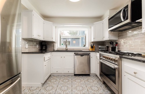 Harters Heights House | 3BR, 3BA Home on Angela Blvd Steps from ND