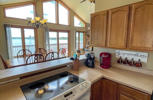Tomahawk House | 4 Bedroom, 2 Bath Upper and Lower Sleeps 14