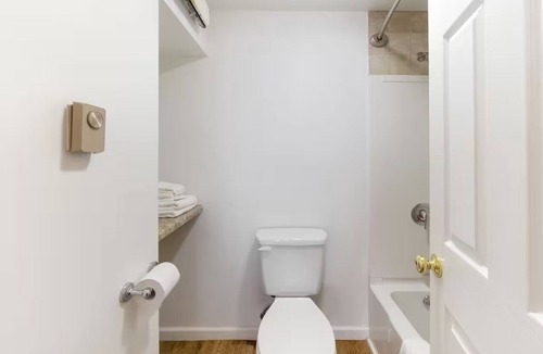 Seneca Falls Hotel | 4 Charming & Affordable Rooms w/ Free Parking - 3.4 mi to Cayuga Lake