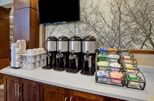 Benton Harbor Apartment | Accessible Studio Suite w/Kitchen & Breakfast