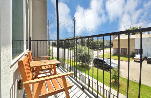 East Downtown Houston House | AMAZING ROOFTOP DOWNTOWN SKYLINE Views
