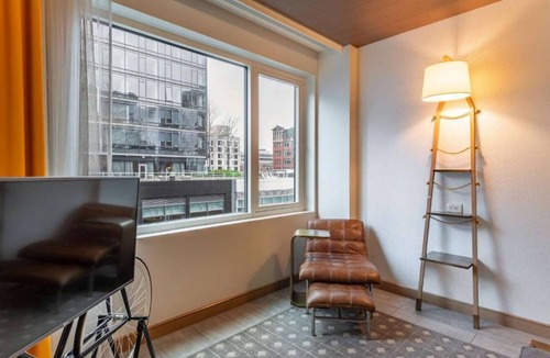 Seaport District Hotel | Award Winning Stay + Rooftop Bar & On Site Dining