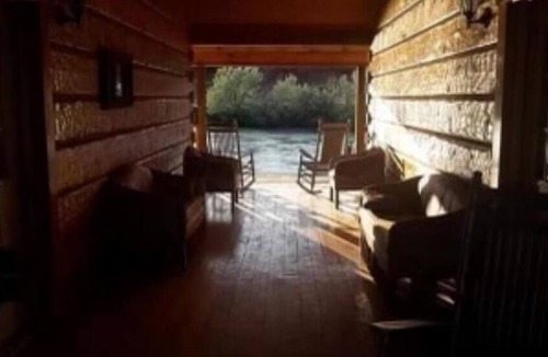 Thermopolis Cabin | Big Horn River cabin 1 and 2