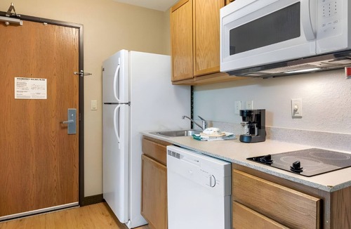 South Bend Hotel | Birch Hill Suites South Bend