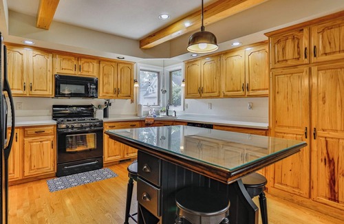 Schofield House | Blue Heron Oar’asis- 3BR Riverfront + Kayaks