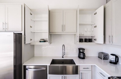 Highland Apartment | Blueground | Highland, pool, w/d, gym, nr Domain