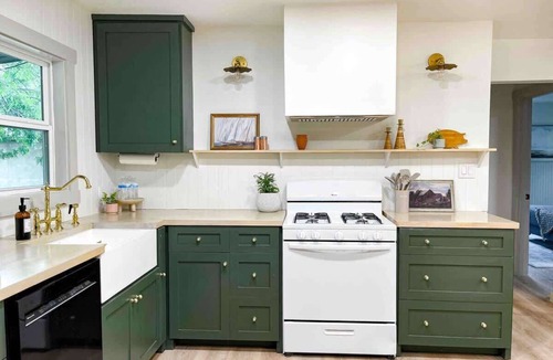 Irving House | Bright 3BR w/Fire Pit | Near Convention Center
