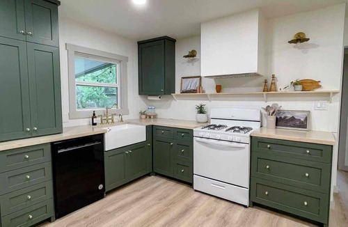 Irving House | Bright 3BR w/Fire Pit | Near Convention Center