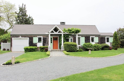 Lagoon Heights House | Charming Waterfront 2-bedroom house in beautiful Vineyard Haven