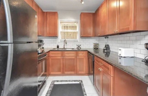 Woodland Heights Apartment | Clean, cozy 1 bed APT close to Downtown Houston!