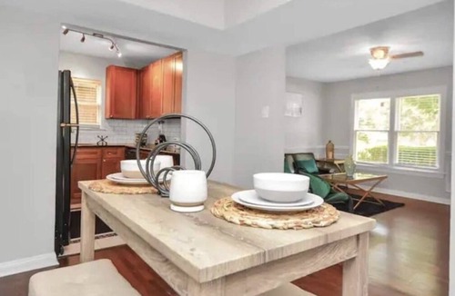 Woodland Heights Apartment | Clean, cozy 1 bed APT close to Downtown Houston!