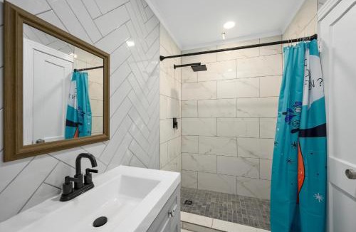 Neartown Apartment | Comfortable 1BR Apt in Central Houston with Free Park