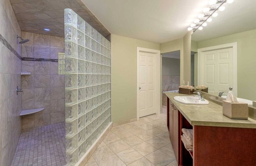 Holland Cabin | Comfortable Vacation Suite for Getaway near Grand Haven State Park in Holland, Michigan