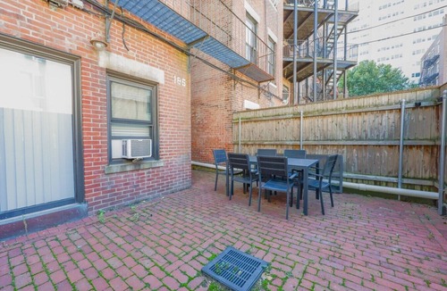 Prudential - St. Botolph Apartment | Cozy Central South End Studio