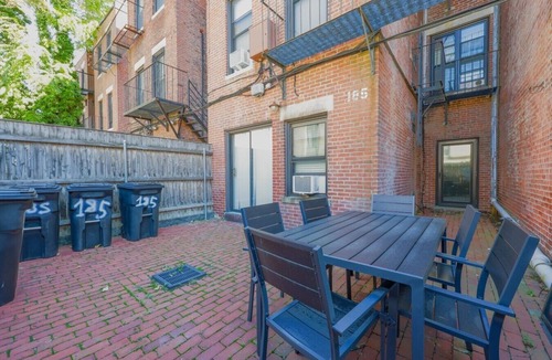 Prudential - St. Botolph Apartment | Cozy Central South End Studio
