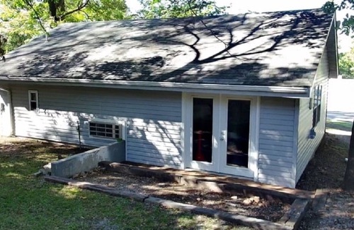 Copeland Cottage | Cozy Cottage on Grand Lake w/ boat parking & an RV Hookup