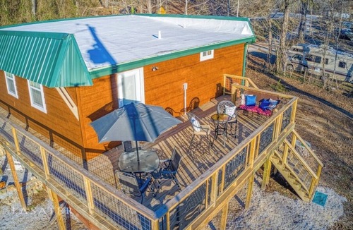 Marble Falls Cabin | Creekside 2-bedroom cabin near the Buffalo River in enchanting Marble Falls